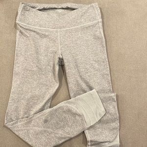Like new! Athleta Girl leggings.